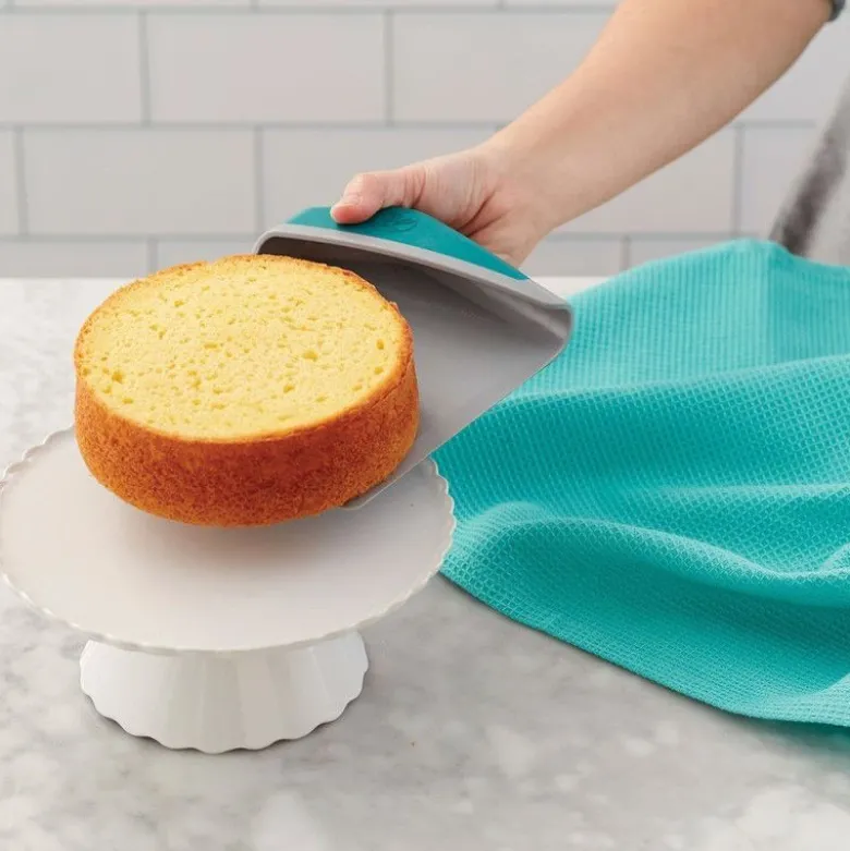 Coupe pâte & pelle à gâteau 3 en 1 - Wilton