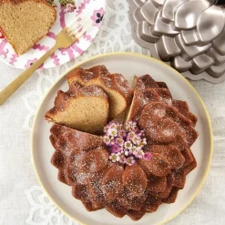 Moule à gâteau Blossom - Nordic Ware