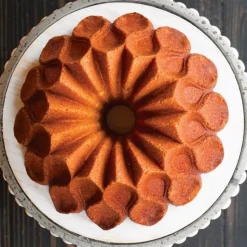 Moule à gâteau couronne doré - Nordic Ware